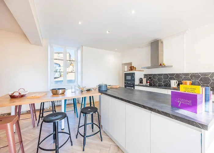 Du Val D'egray 펜션 Champdeniers